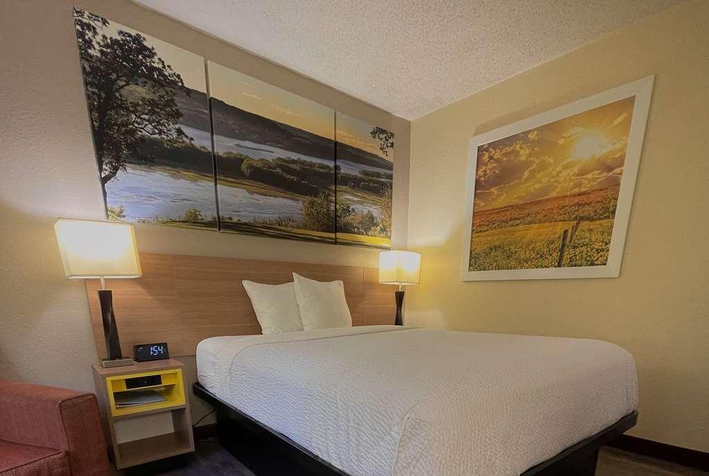 Days Inn & Suites By Wyndham Kaukauna Wi Pokoj fotografie